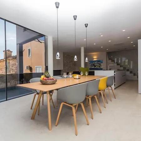 Villa Meryema - Excellent With Sea View Poreč