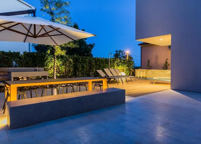 Meryema - Excellent With Sea View Villa Porec
