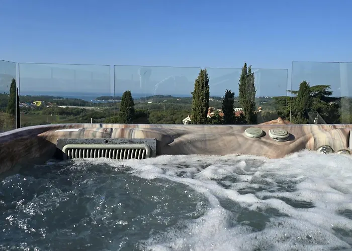Villa Meryema - Excellent With Sea View Porec